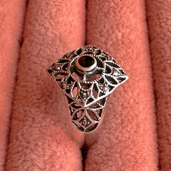 Vintage Sterling Silver Black Onyx Inlay & Marcasite Filigree Ring Sz 7 925 - Picture 5 of 12